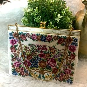 Vintage -Victorian Floral Tapestry Handbag 🌸🌸🌸🌸🌸